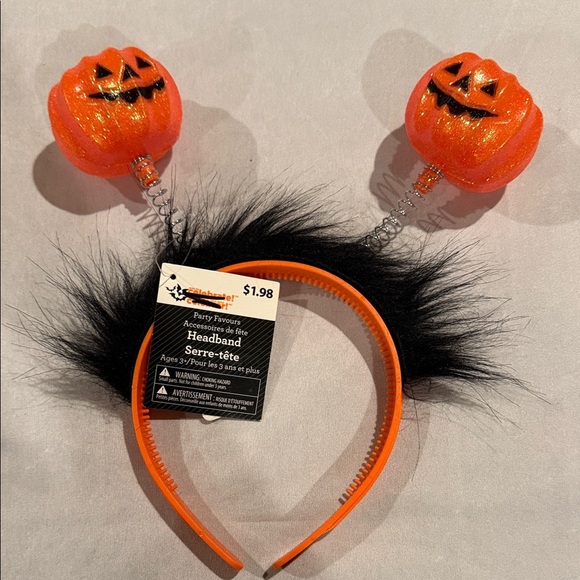 Halloween Grab Bag of Variety of Random Halloween Items - Kids - Picture 4 of 12